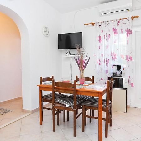 Apartments By The Sea Slatine, Ciovo - 4871 Trogir Room photo