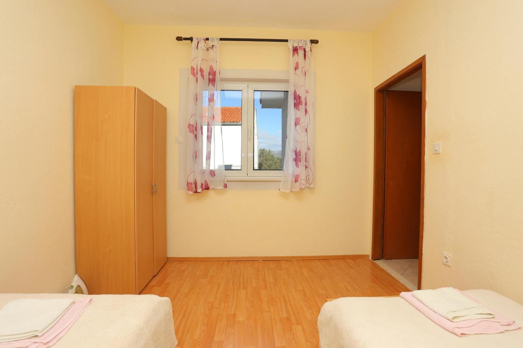 Apartments By The Sea Slatine, Ciovo - 4871 Trogir Room photo